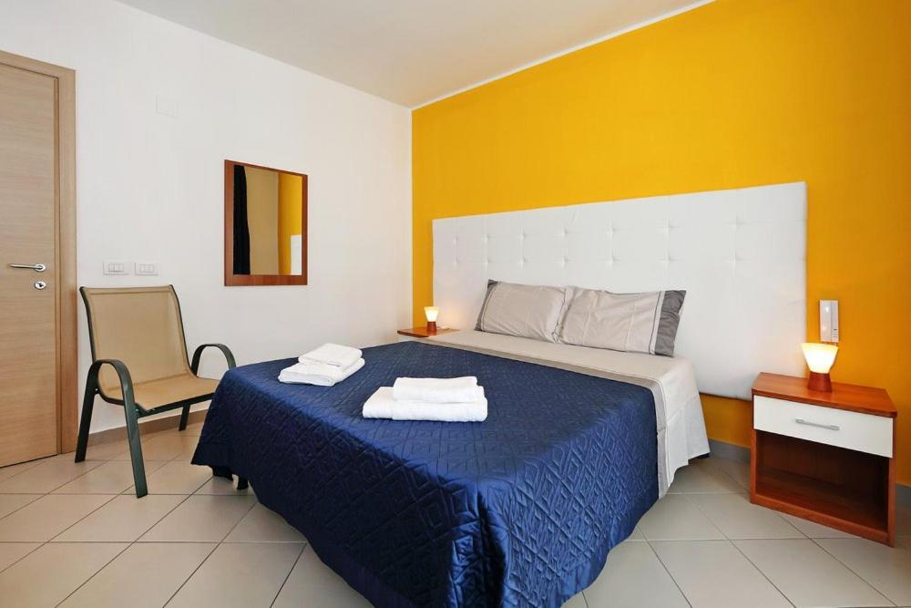 Riviera Ionica Aparthotel Santa Teresa Di Riva Exteriör bild